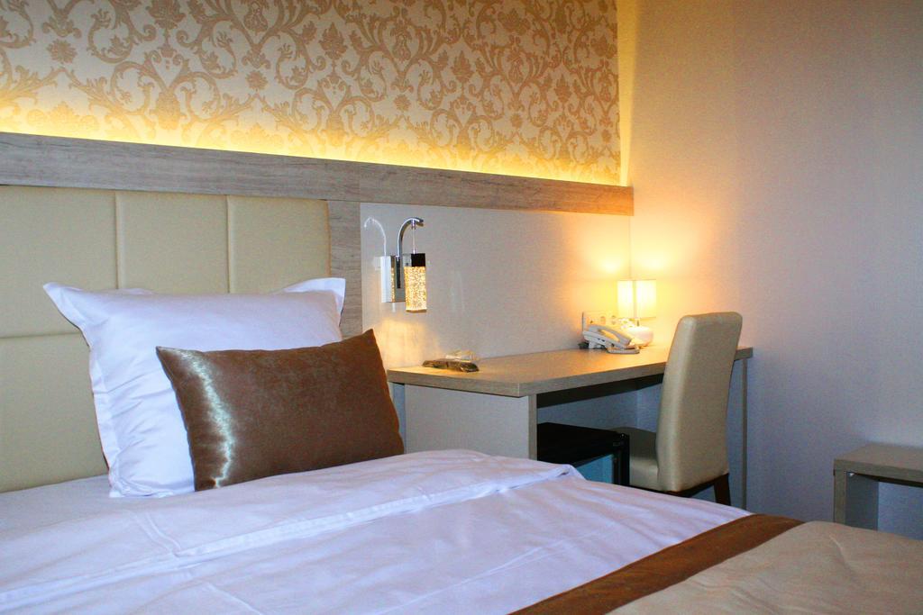 Hotel Elegance Ilidža Szoba fotó