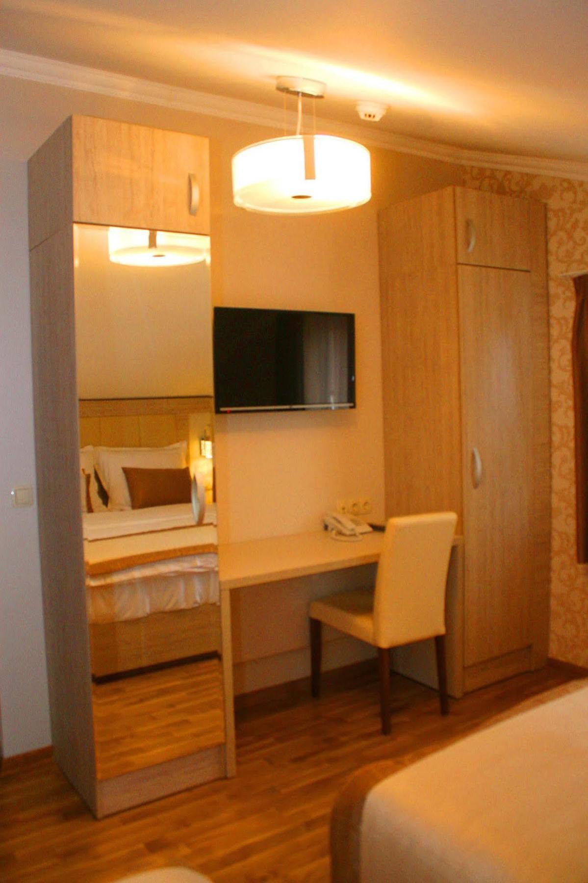 Hotel Elegance Ilidža Kültér fotó