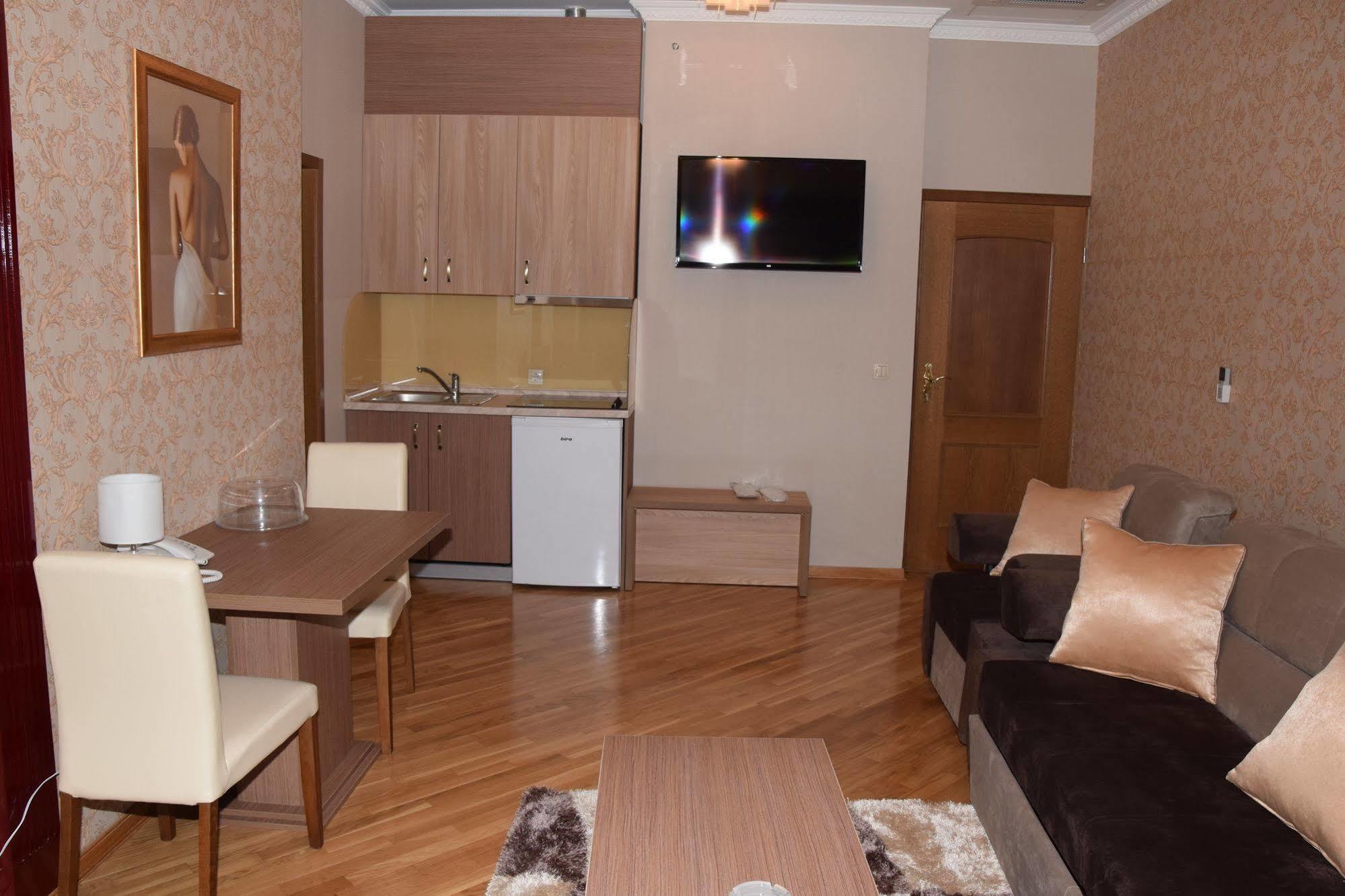 Hotel Elegance Ilidža Kültér fotó